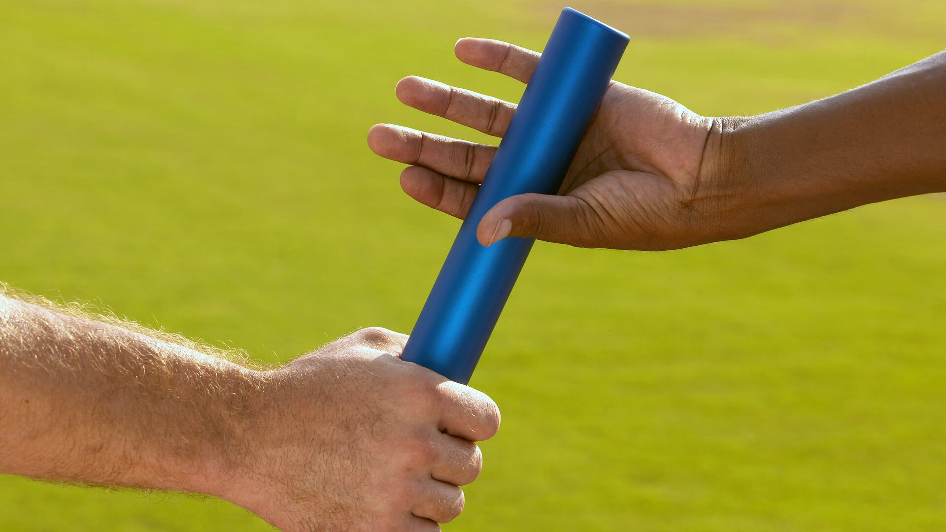 从开幕到收官：F1年度精彩瞬间集锦，2019年f1揭幕战中获得冠军的车队是